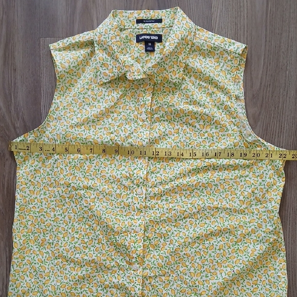 Lands' End Yellow Lemon-Print Sleeveless Button Front Top - Picture 3 of 6